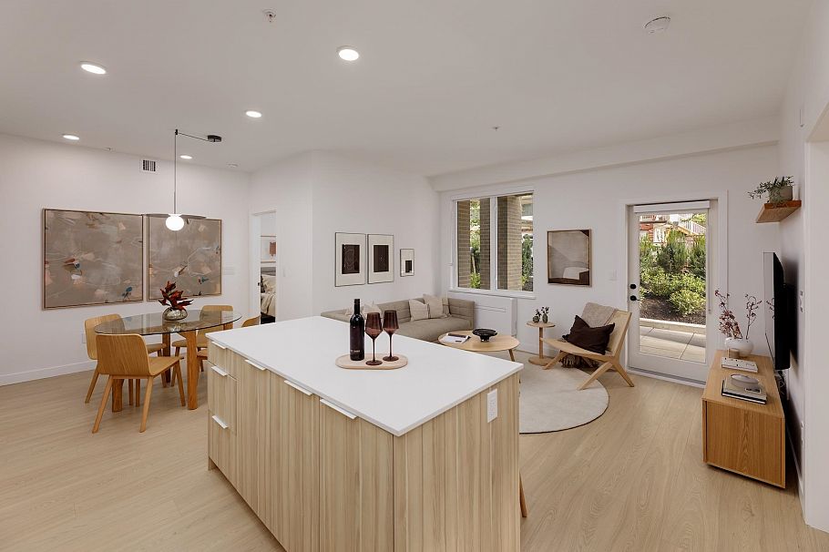 308 2450 Garden Drive Vancouver, BC - 1