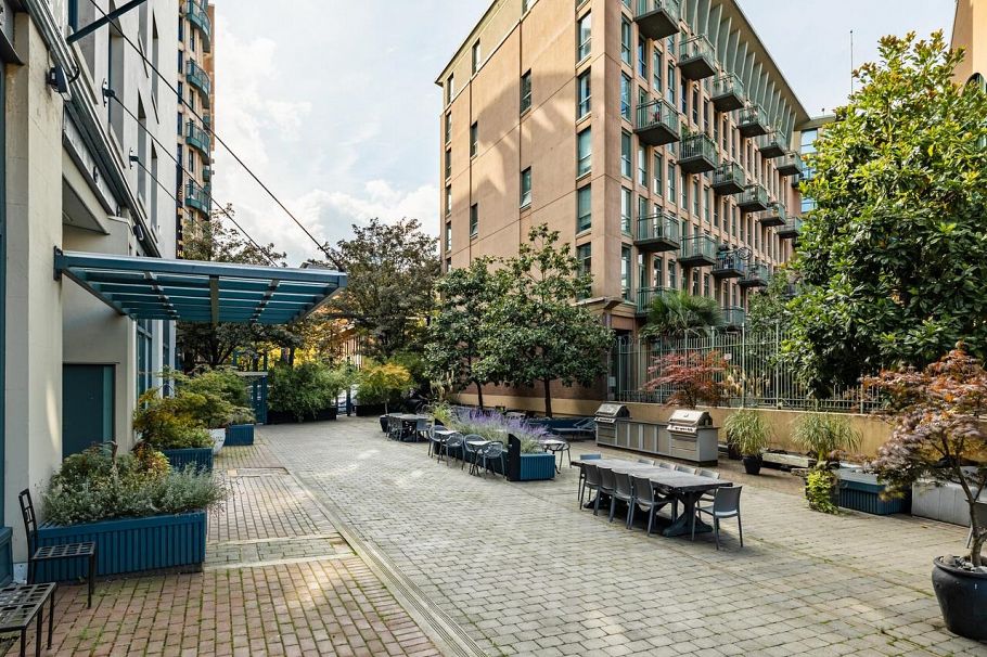 515 55 E Cordova Street Vancouver, BC - 2