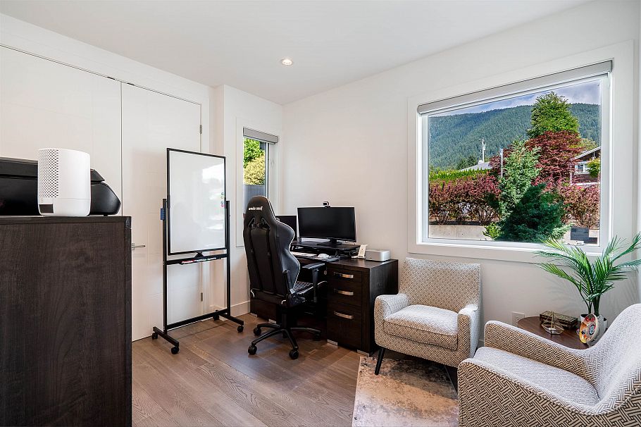 4399 Highland Boulevard North Vancouver, BC - 18