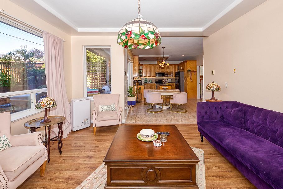 826 E 13th Street North Vancouver, BC - 9