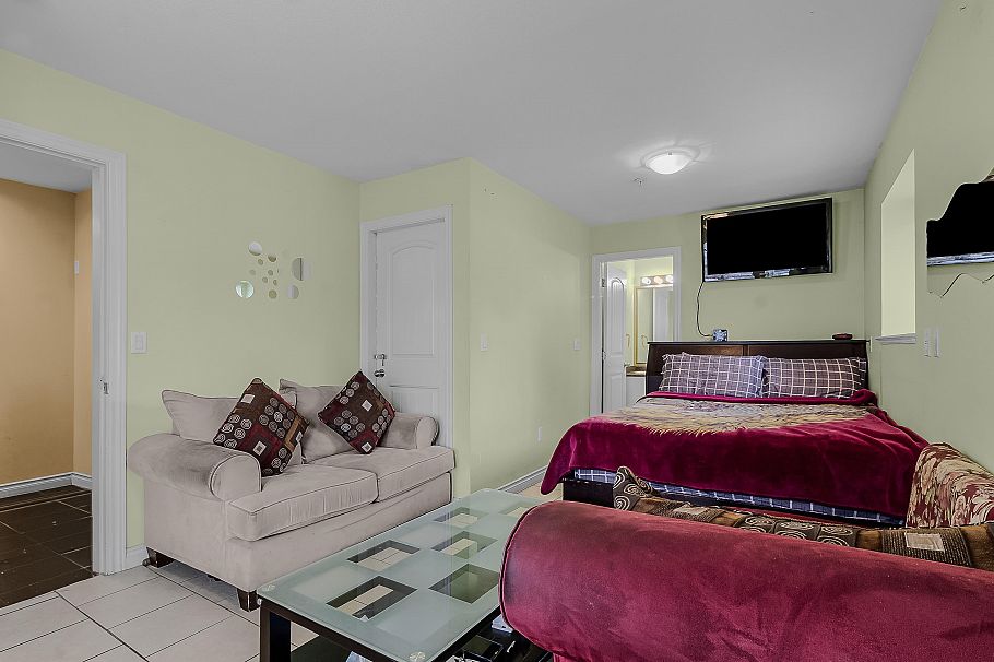 1380 E 51st Avenue Vancouver, BC - 23