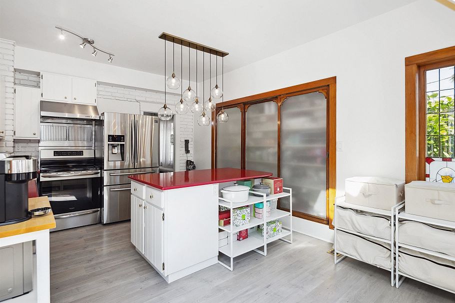 4190 W 11th Avenue Vancouver, BC - 23