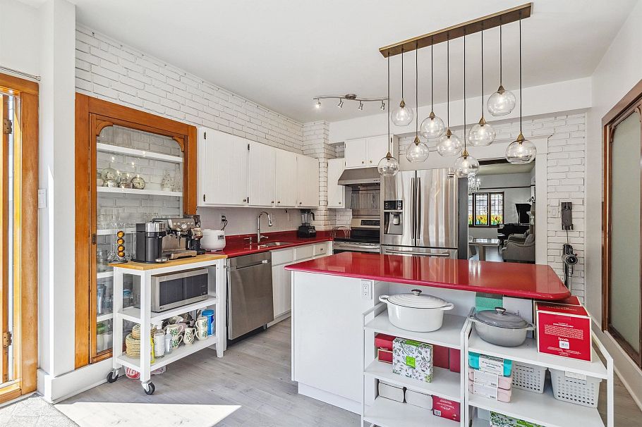 4190 W 11th Avenue Vancouver, BC - 24