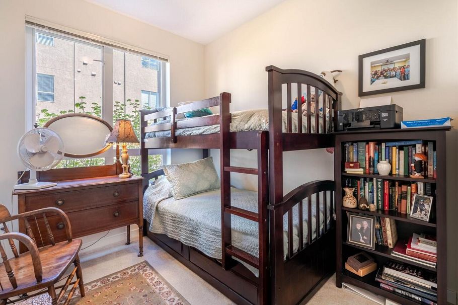 203 717 Chesterfield Avenue North Vancouver, BC - 17