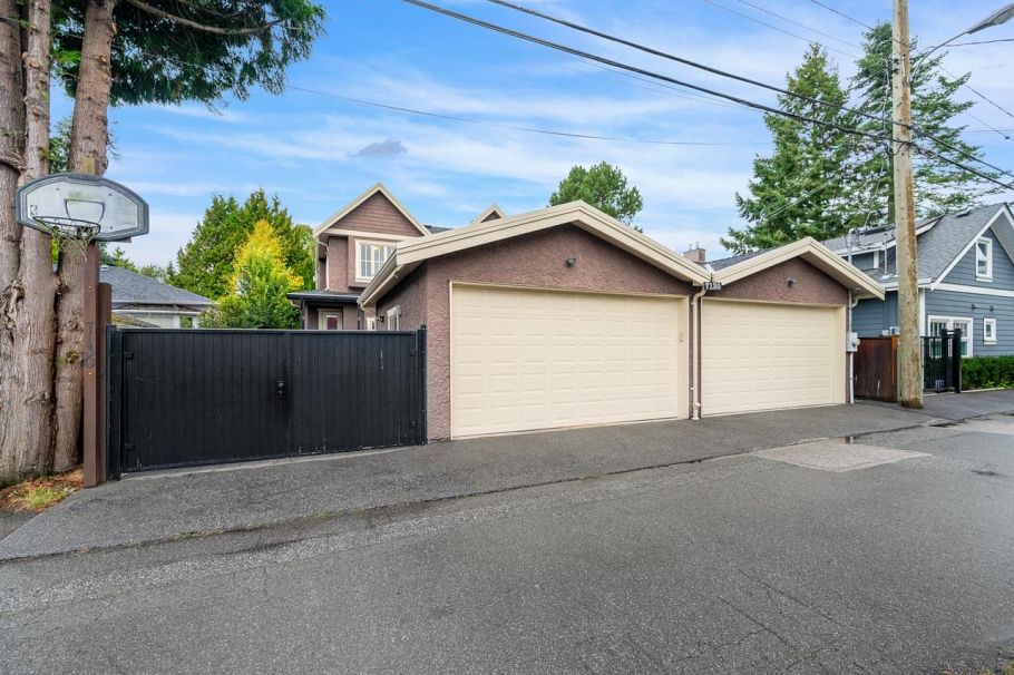 7130 Granville Street Vancouver, BC - 32