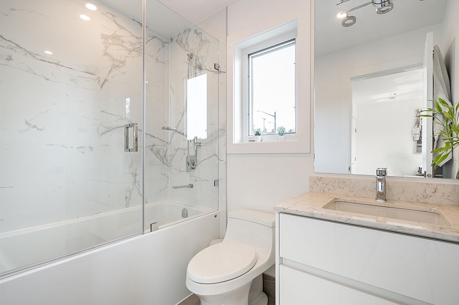 4399 Highland Boulevard North Vancouver, BC - 32