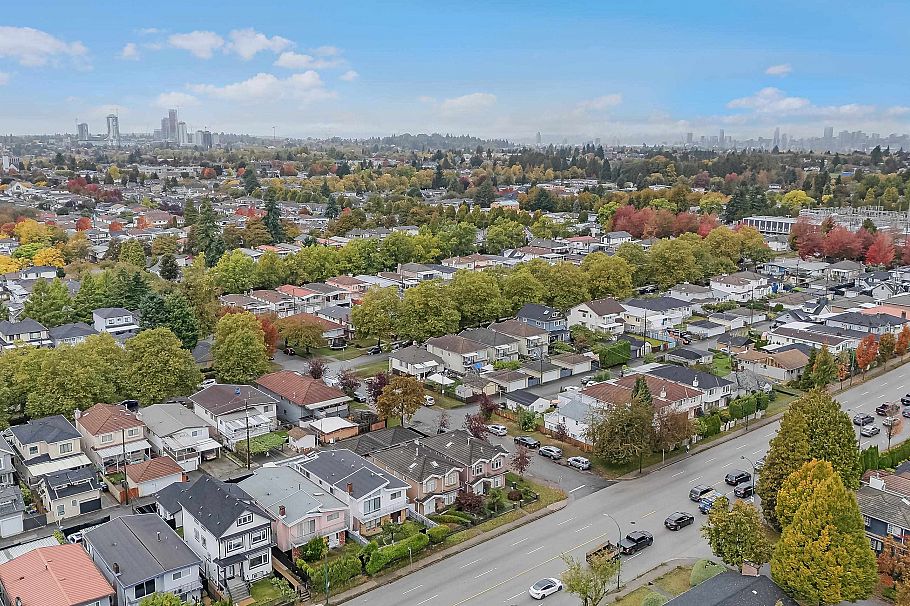 1380 E 51st Avenue Vancouver, BC - 29