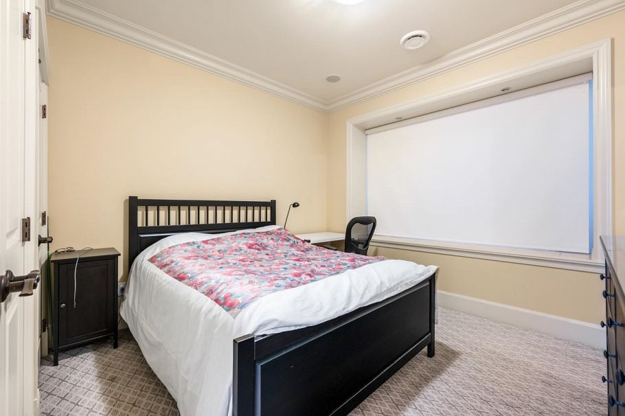 7130 Granville Street Vancouver, BC - 19