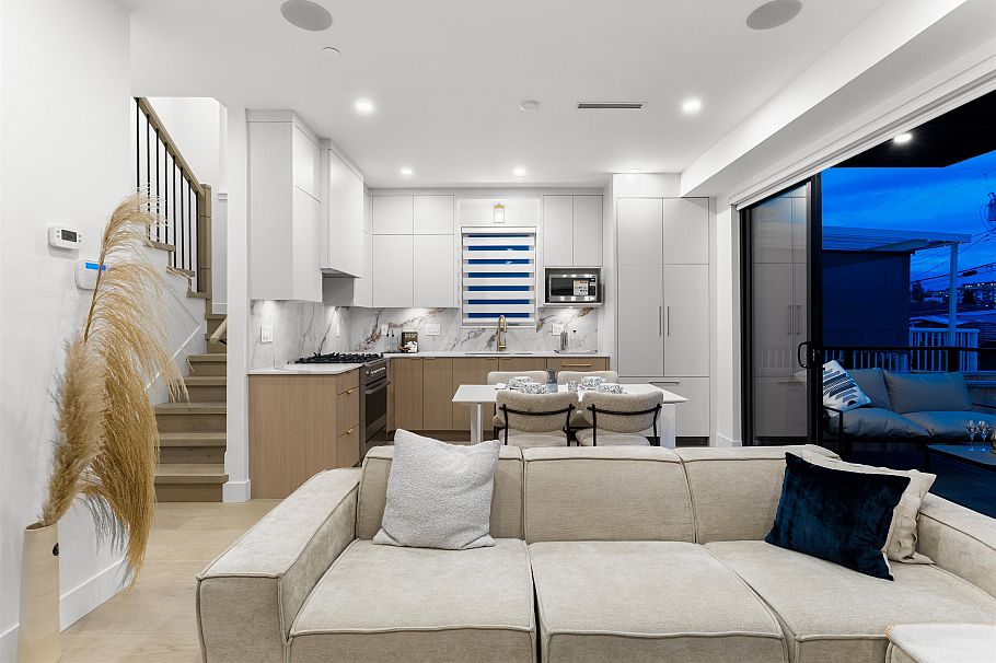 2 4176 Balkan Street Vancouver, BC - 4