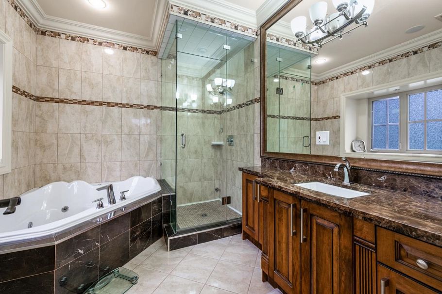 7130 Granville Street Vancouver, BC - 15