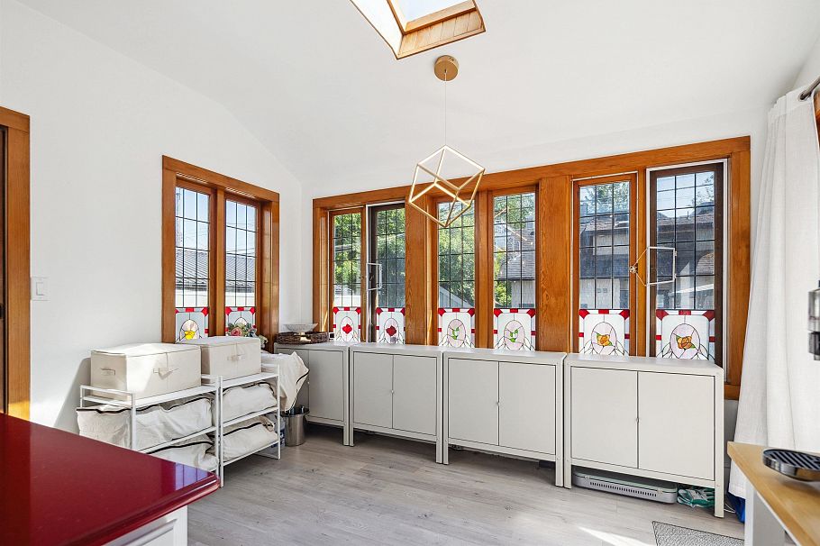 4190 W 11th Avenue Vancouver, BC - 25