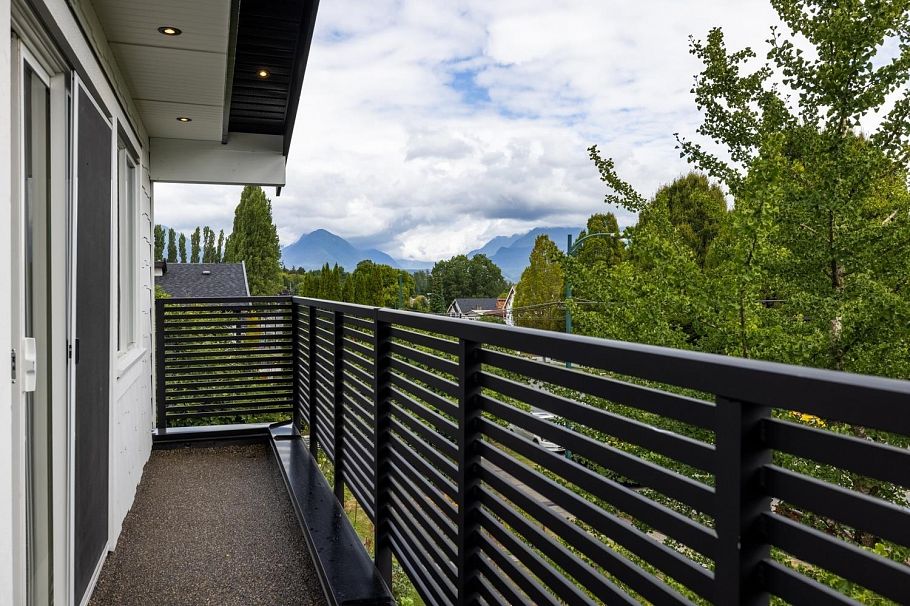 1155 Renfrew Street Vancouver, BC - 12