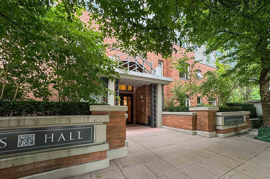 302 2280 Wesbrook Mall Vancouver, BC - 1