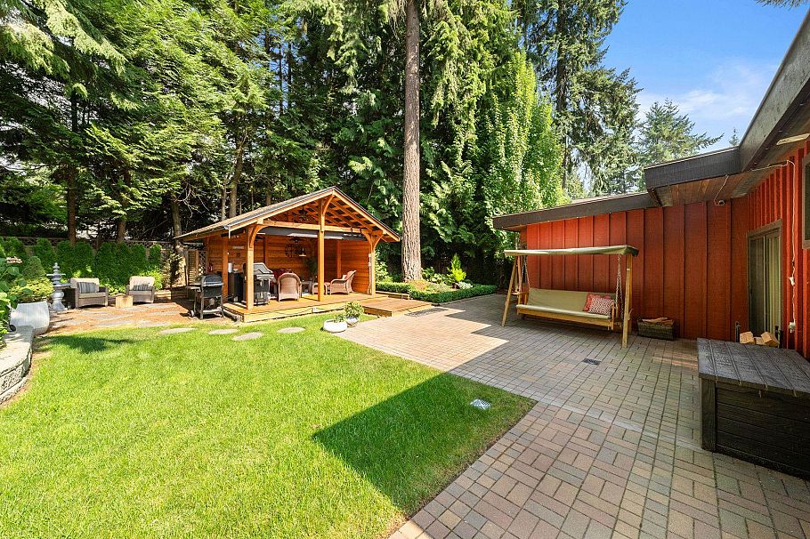 2540 Boswell Avenue North Vancouver, BC - 33