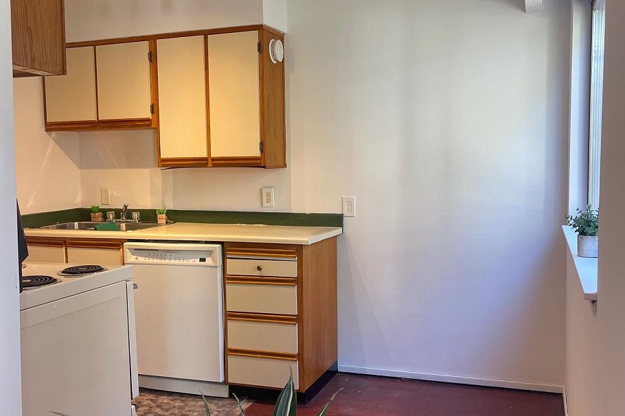 210 1050 Jervis Street Vancouver, BC - 8