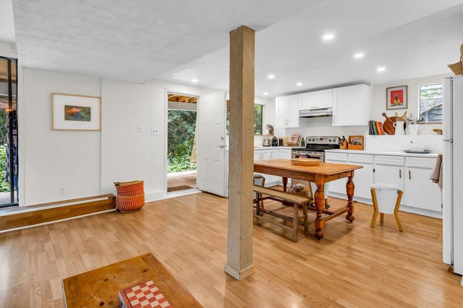 1706 Deep Cove Road North Vancouver, BC - 8