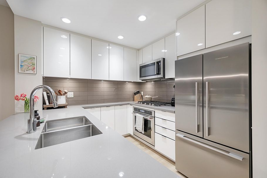 428 255 W 1st Street North Vancouver, BC - 5