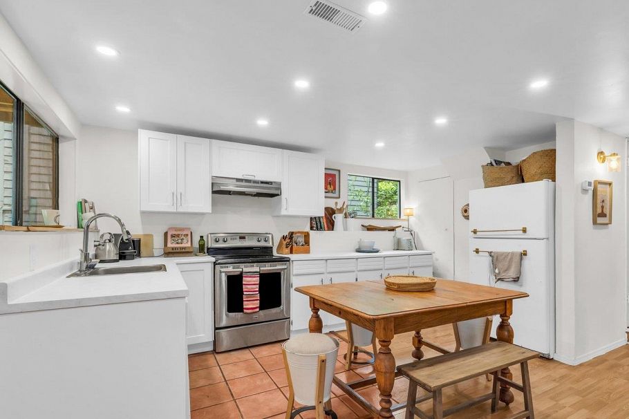 1706 Deep Cove Road North Vancouver, BC - 6