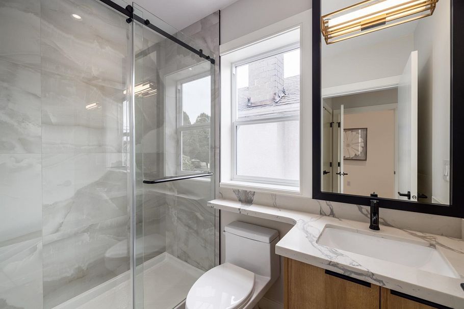 1155 Renfrew Street Vancouver, BC - 8