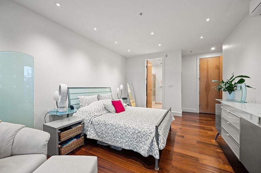 202 1750 W 2nd Avenue Vancouver, BC - 18