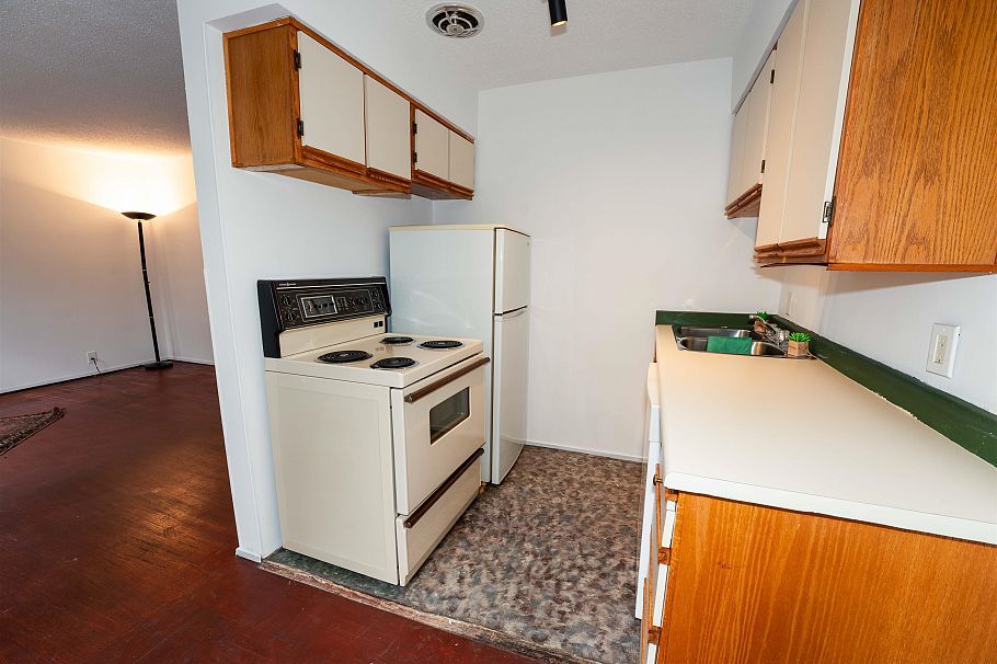 210 1050 Jervis Street Vancouver, BC - 7