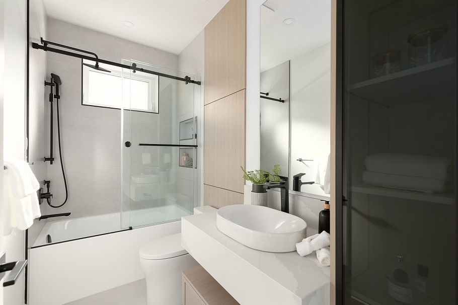 1 5969 Granville Street Vancouver, BC - 12