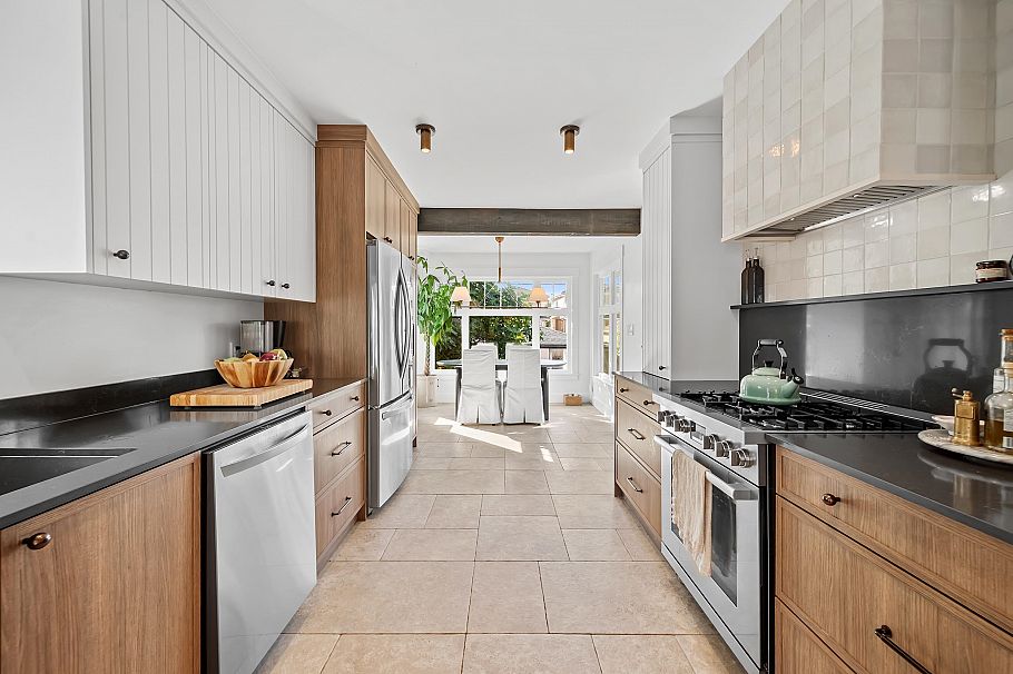 2624 E 1st Avenue Vancouver, BC - 12