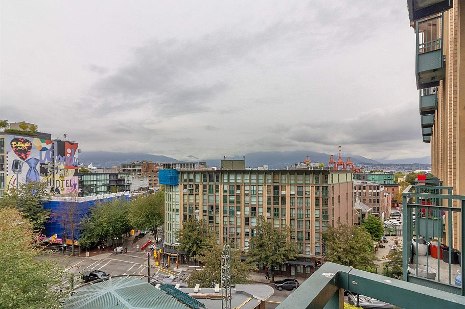 602 22 E Cordova Street Vancouver, BC - 22
