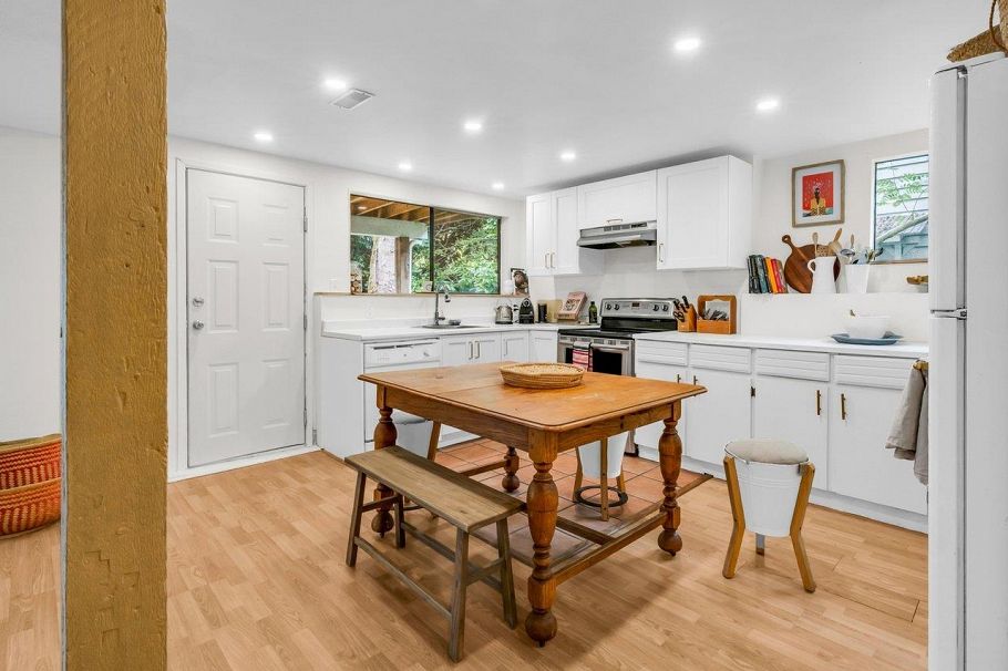 1706 Deep Cove Road North Vancouver, BC - 7