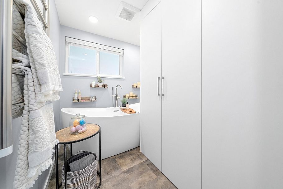 2540 Boswell Avenue North Vancouver, BC - 23