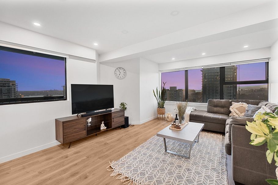 1304 1515 Eastern Avenue North Vancouver, BC - 2