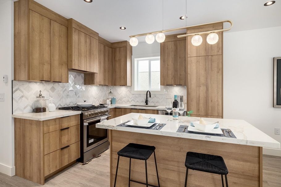 1155 Renfrew Street Vancouver, BC - 3