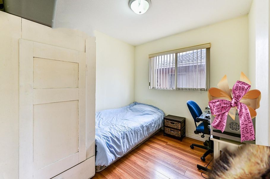 396 E 49th Avenue Vancouver, BC - 17