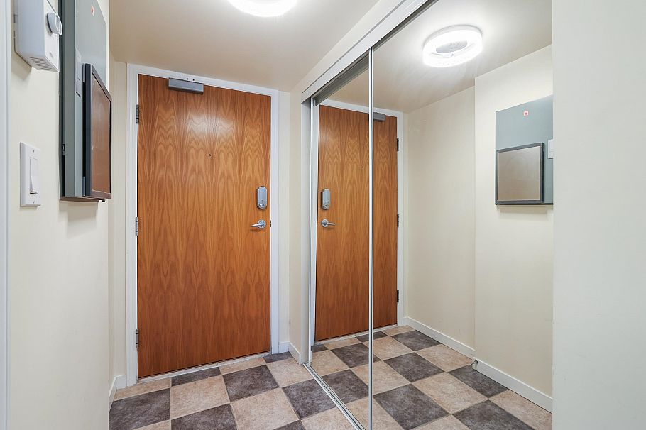 905 63 Keefer Place Vancouver, BC - 6