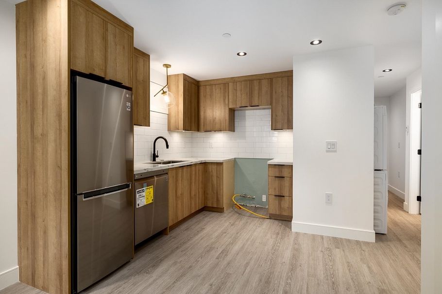 1155 Renfrew Street Vancouver, BC - 19