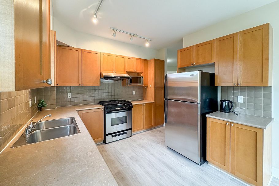 302 2280 Wesbrook Mall Vancouver, BC - 8