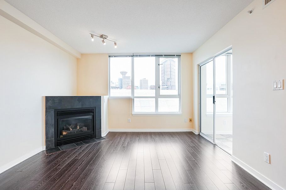 905 63 Keefer Place Vancouver, BC - 3