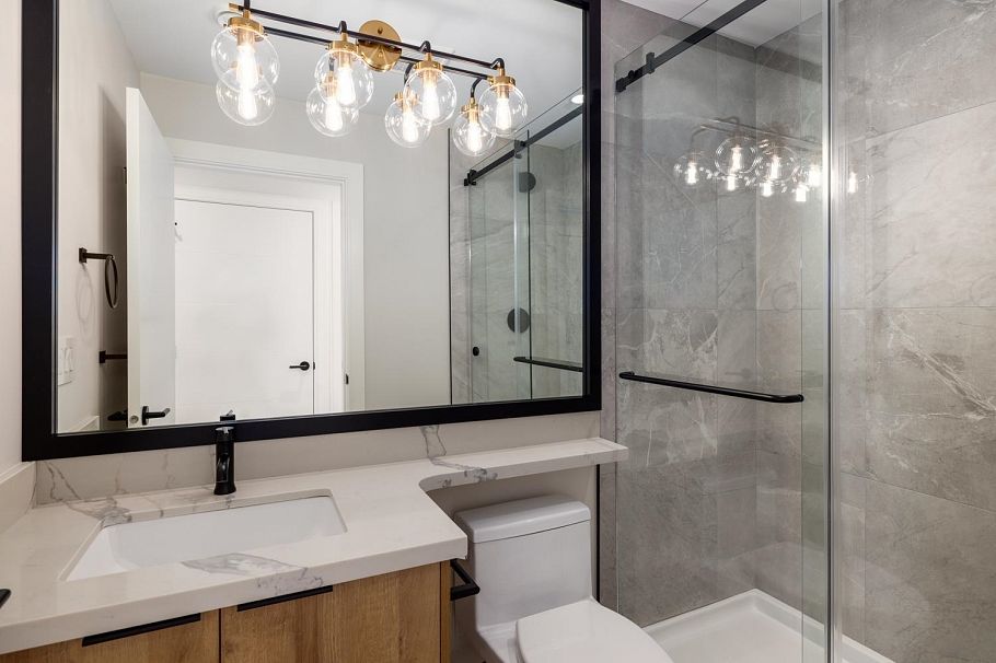 1155 Renfrew Street Vancouver, BC - 13