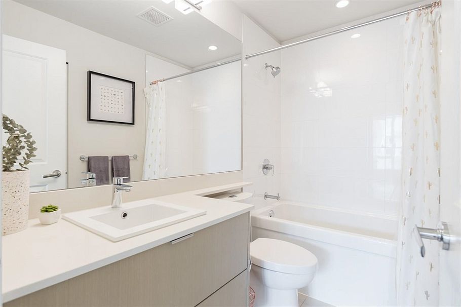 428 255 W 1st Street North Vancouver, BC - 10