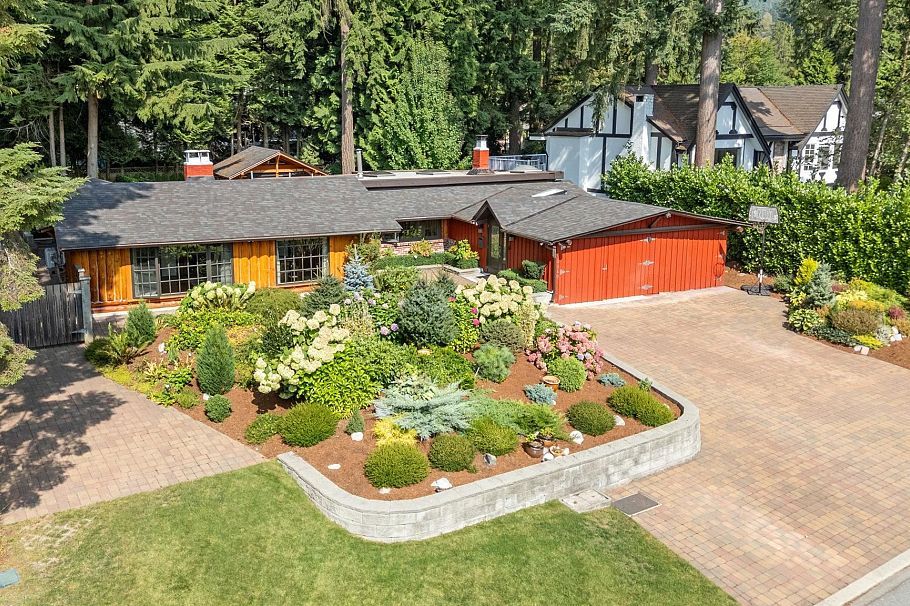 2540 Boswell Avenue North Vancouver, BC - 1