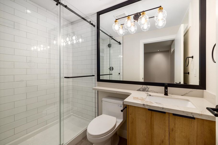 1155 Renfrew Street Vancouver, BC - 16