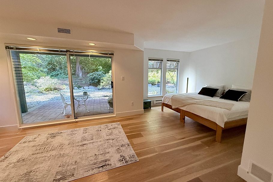 1190 Strathaven Drive North Vancouver, BC - 34