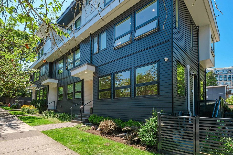 2625 Guelph Street Vancouver, BC - 3
