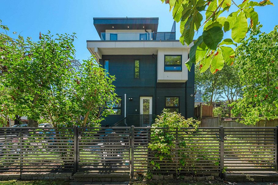 2625 Guelph Street Vancouver, BC - 2