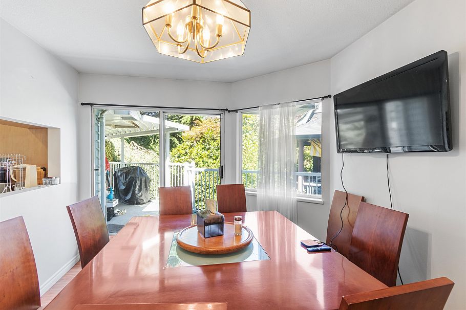 332 St. Patricks Avenue North Vancouver, BC - 6