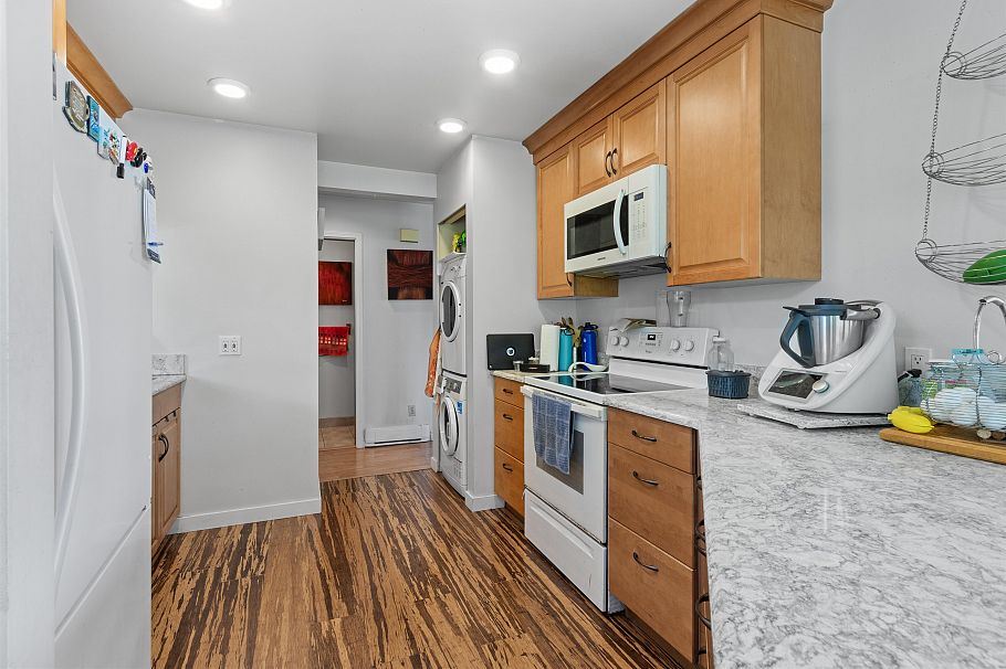 332 St. Patricks Avenue North Vancouver, BC - 15