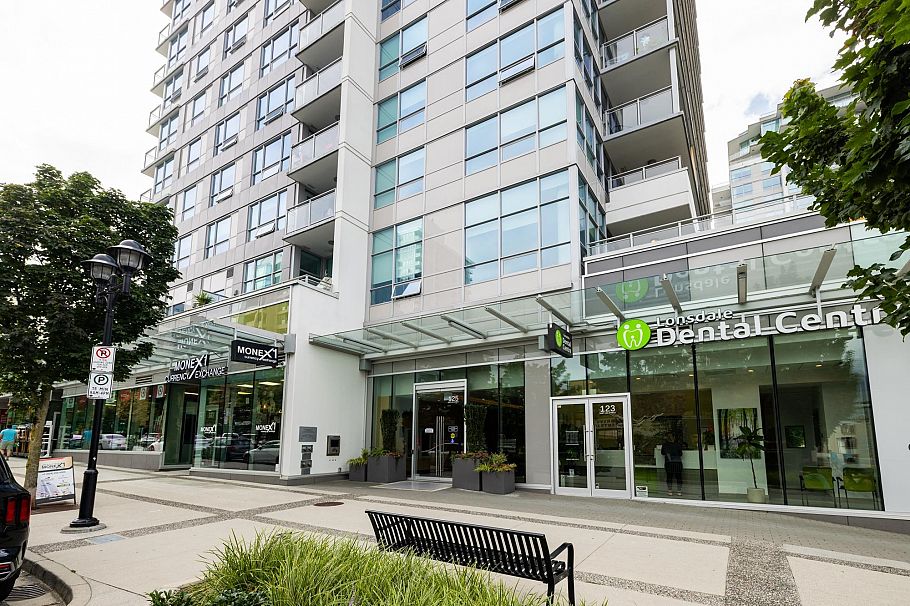 810 125 E 14th Street North Vancouver, BC - 21