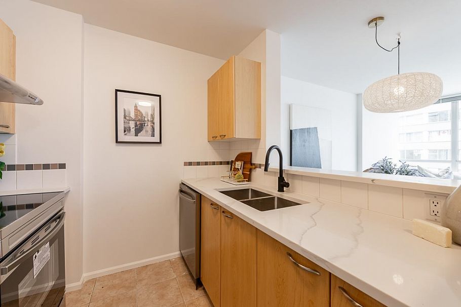 604 1420 W Georgia Street Vancouver, BC - 6