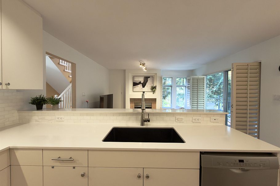 1190 Strathaven Drive North Vancouver, BC - 13