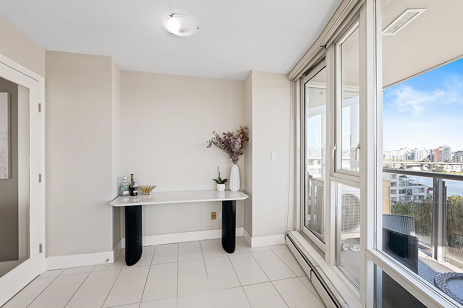 1202 1383 Marinaside Crescent Vancouver, BC - 22